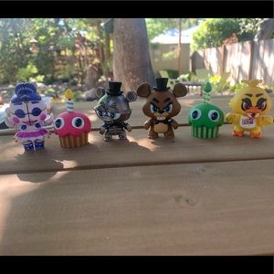 Six Five Nights at Freddys vinyl figures